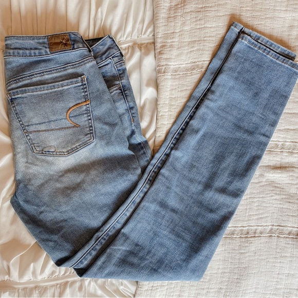 American Eagle Outfitters Light Wash Jeggings - Picture 1 of 4